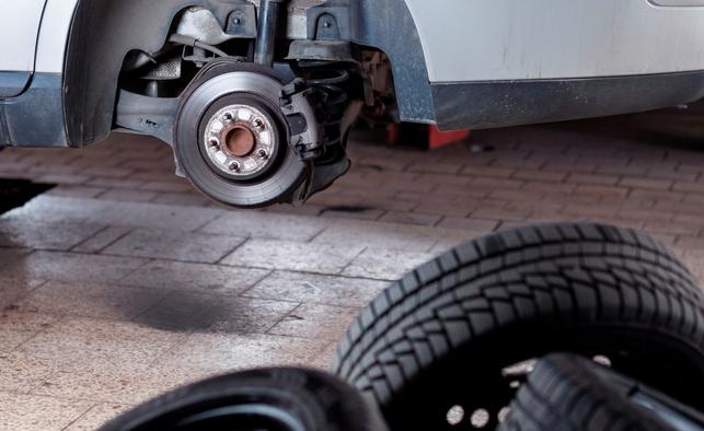 Hvornår skal du ændre dæk til vinterdæk? Tips til bilister