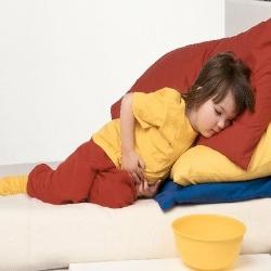 Hvad er årsagerne til opkastning hos børn uden feber? Behandling anbefales af specialister